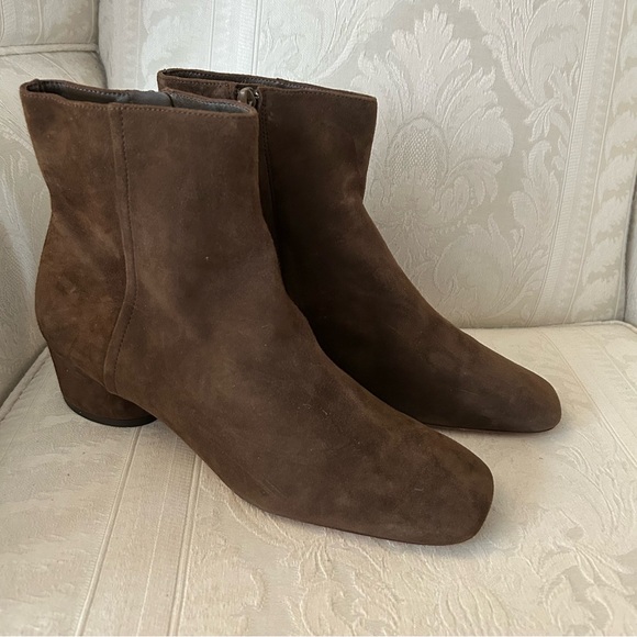 Vince Rockville Brown Suede Square Toe Ankle Bootie Boot Pinecone size 10 - Picture 2 of 7